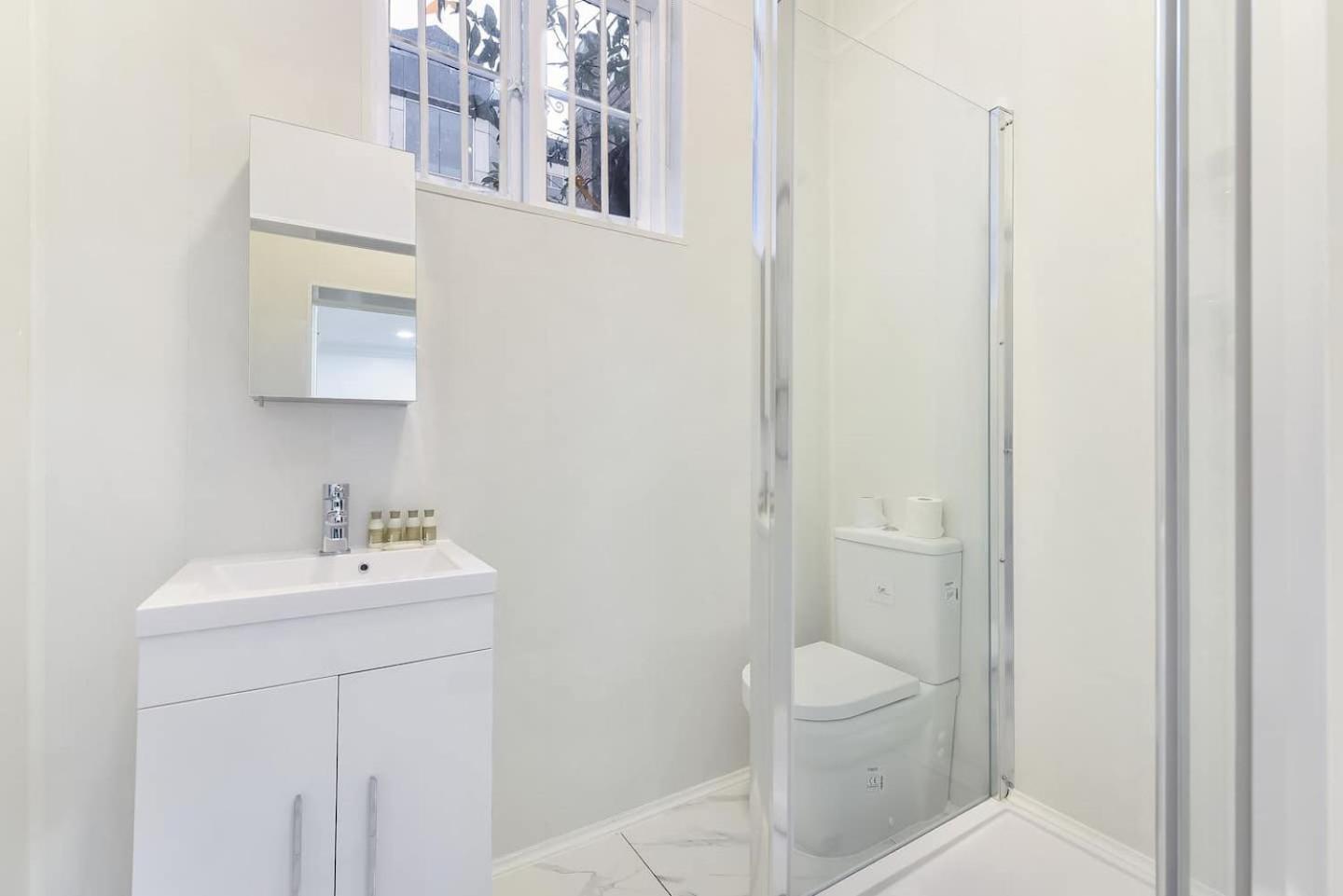 2 Bed Piccadilly Apartment 2 Лондон Экстерьер фото